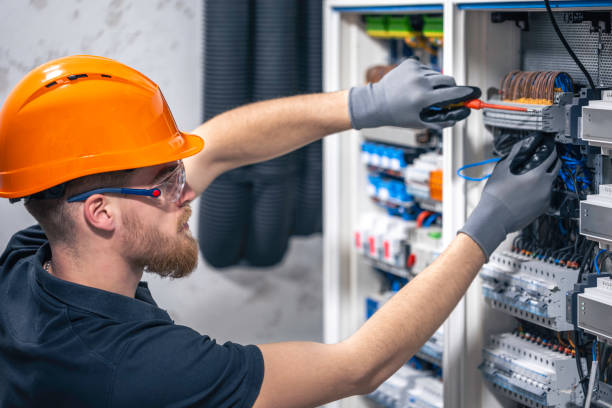 Best Local Electrician Companies  in Pinehurst, MA